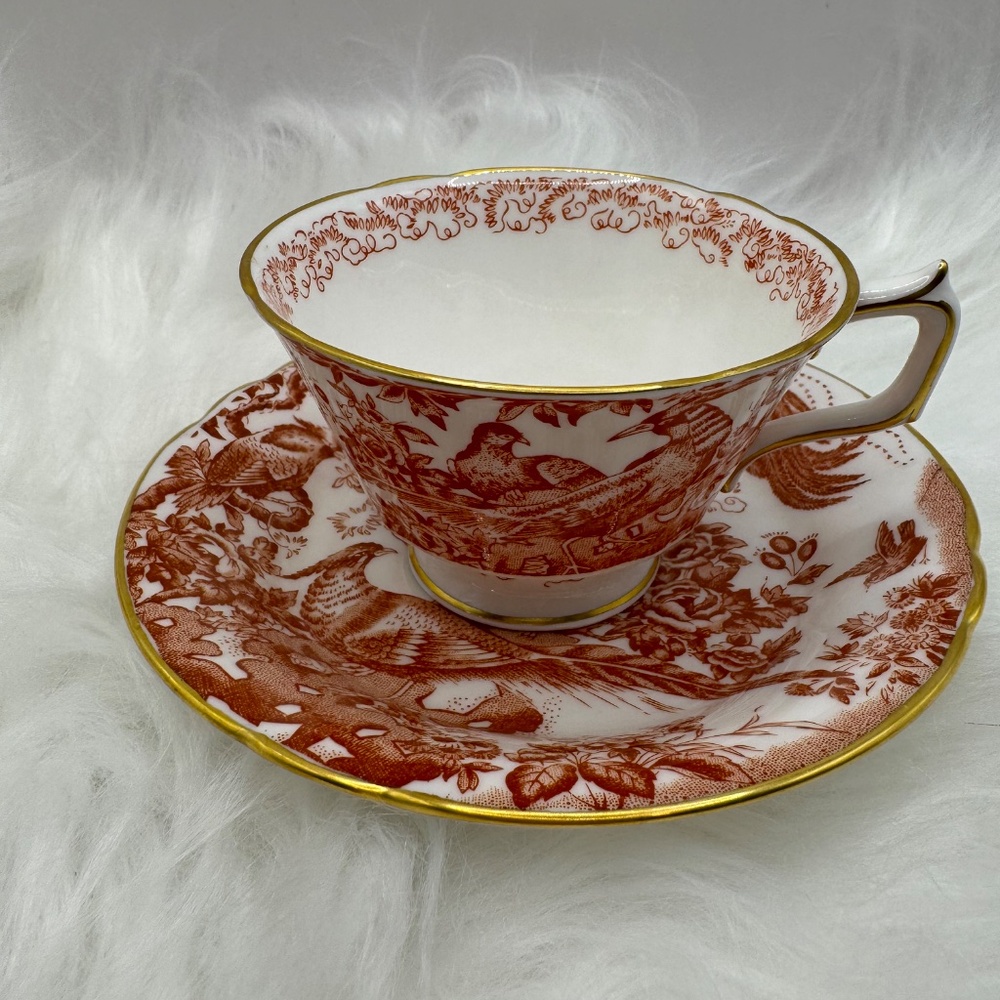 Royal Crown Derby "Red Aves" tea cups and saucers. Vintage bone china 1970